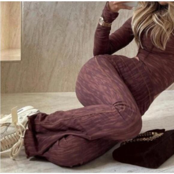 House of CB Erin Mesh Chocolate Brown Print Flare Pants Womens Small - Picture 1 of 16